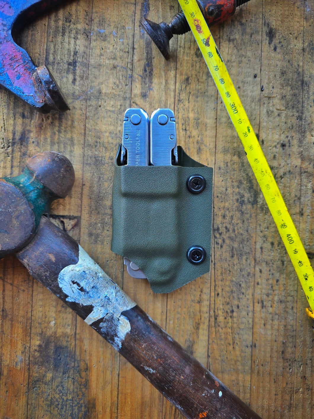 Kydex pouch for leatherman supertool 300