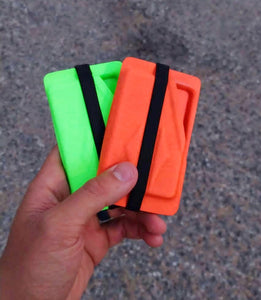 Minimalist wallets in bright colours