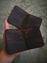 Load image into Gallery viewer, Celtic Leather classic EDC wallet (Pull-up brown leather with olive canvas liner)