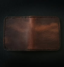 Load image into Gallery viewer, Celtic Leather classic EDC wallet (Pull-up brown leather with olive canvas liner)