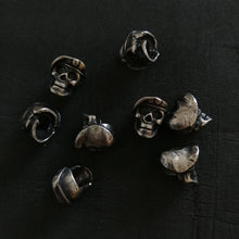 Load image into Gallery viewer, skull with beret bead