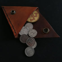 Load image into Gallery viewer, Minimalist leather coin pouch